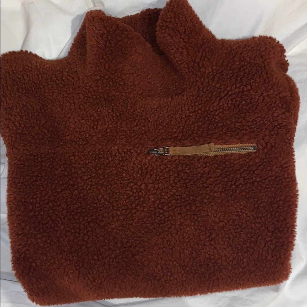 LL bean fleece pullover with side zippers for air